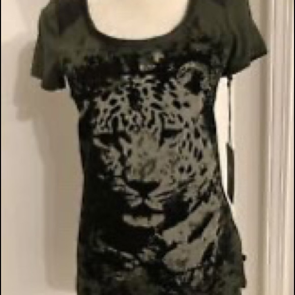 NWOT ROCK AND REPUBLIC LEOPARD TEE LARGE - Picture 5 of 6
